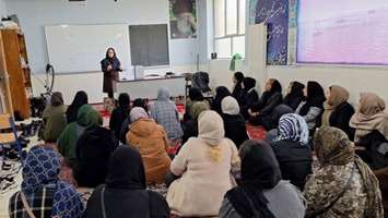 برگزاری کارگاه آموزشی نوجوان سالم من برای والدین دانش آموزان توسط واحد سلامت روانی اجتماعی و اعتیاد شبکه بهداشت و درمان شهرستان ری